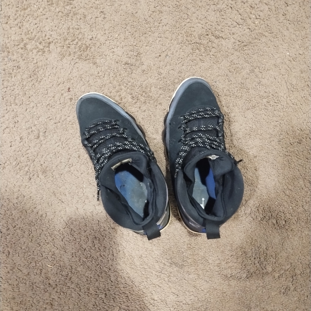 Shoes - Picture 2 of 10